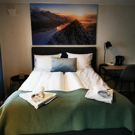 Henningsvaer Guesthouse Hotel 3*