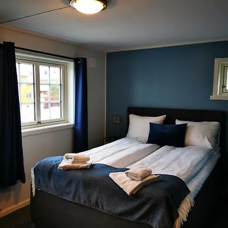 Hotel Henningsvær Guesthouse 3*
