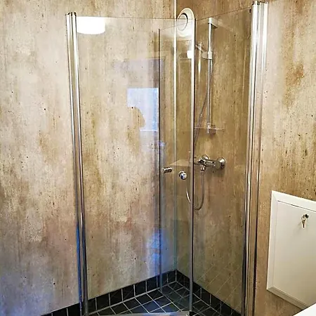 ホテル Henningsvaer Guesthouse ヘニングスヴァール