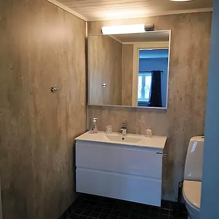 Henningsvaer Guesthouse 3* ヘニングスヴァール