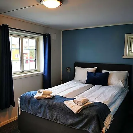 ホテル Henningsvaer Guesthouse ヘニングスヴァール