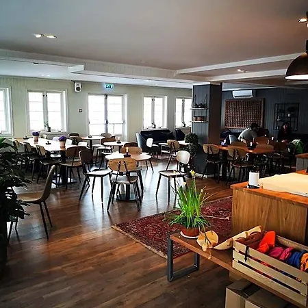 ホテル Henningsvaer Guesthouse 3*