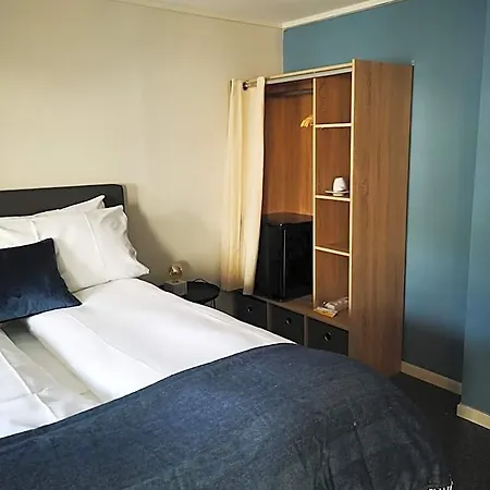 ホテル Henningsvaer Guesthouse 3*