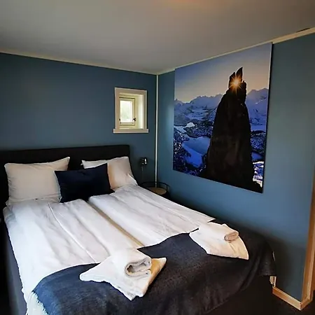 Henningsvaer Guesthouse ホテル ヘニングスヴァール
