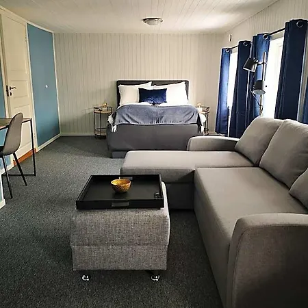 Henningsvaer Guesthouse ヘニングスヴァール