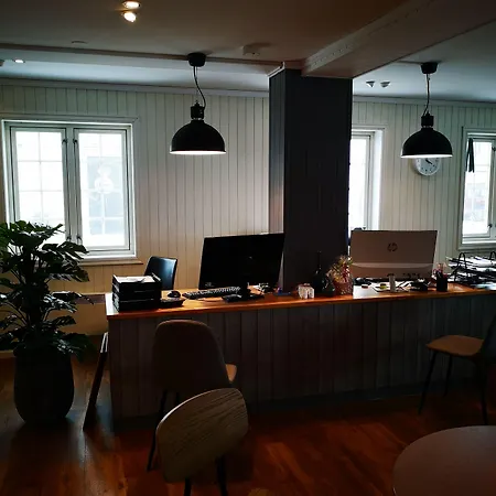 Henningsvaer Guesthouse