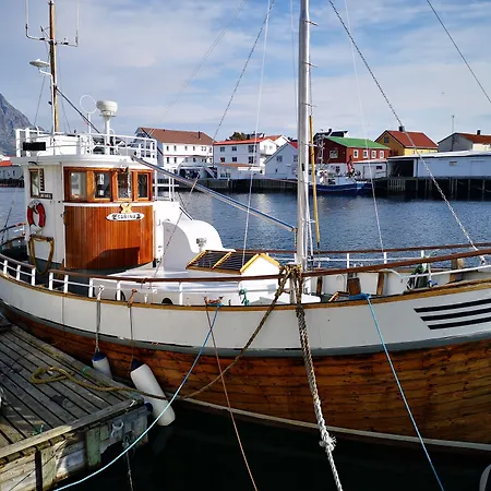 Henningsvaer Guesthouse Hotel