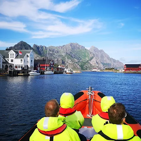 Hotel Henningsvaer Guesthouse