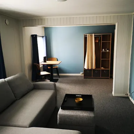 Henningsvaer Guesthouse ホテル ヘニングスヴァール