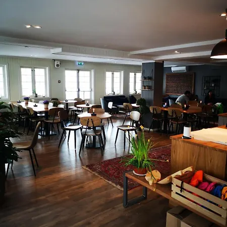Hotel Henningsvaer Guesthouse