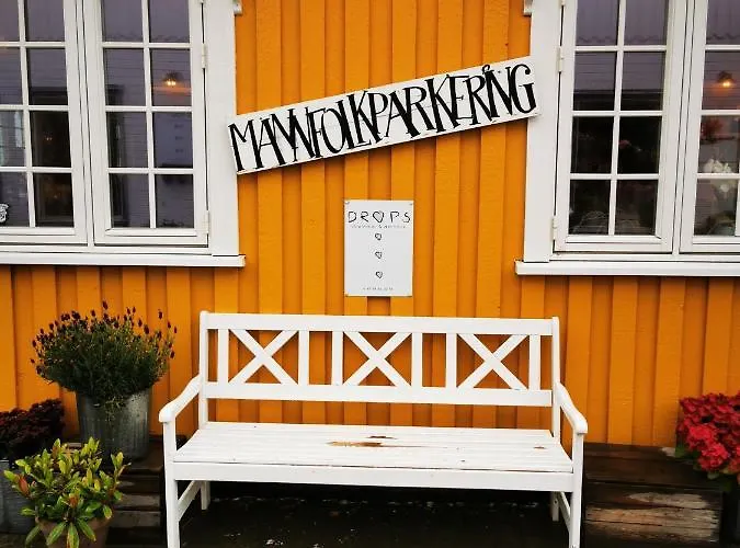Henningsvær Guesthouse