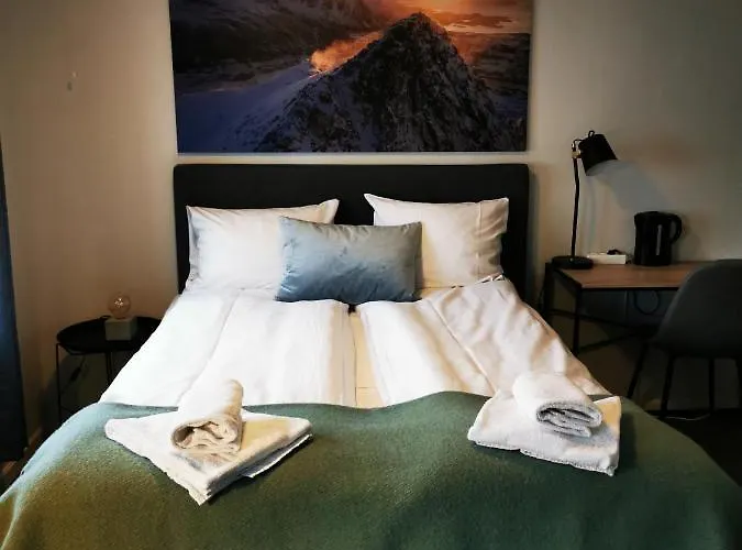 Henningsvær Guesthouse Hotell 3*