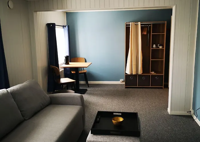 Henningsvaer Guesthouse 3* هينينغفير