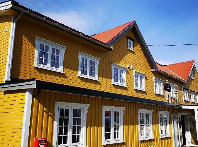 Henningsvær Guesthouse