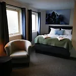 酒店 Henningsvaer Guesthouse 3*